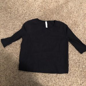 Lululemon crop 1/2 sleeve size 4